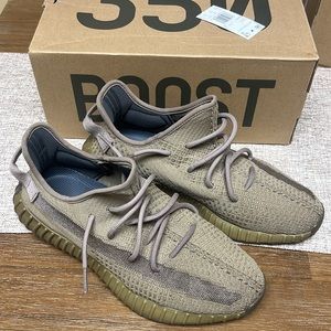 Yeezy Boost 350 V2 EARTH Size 10.5